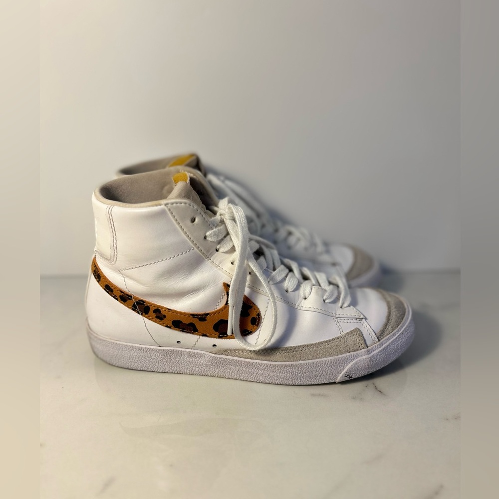 Woman’s Nike Blazers-Size 8